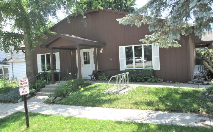 106 E Walnut Street, Stanton