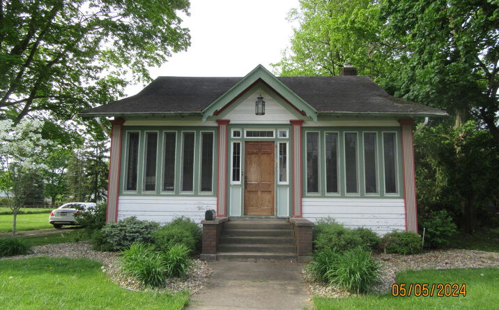 909 E Chicago Road, Sturgis