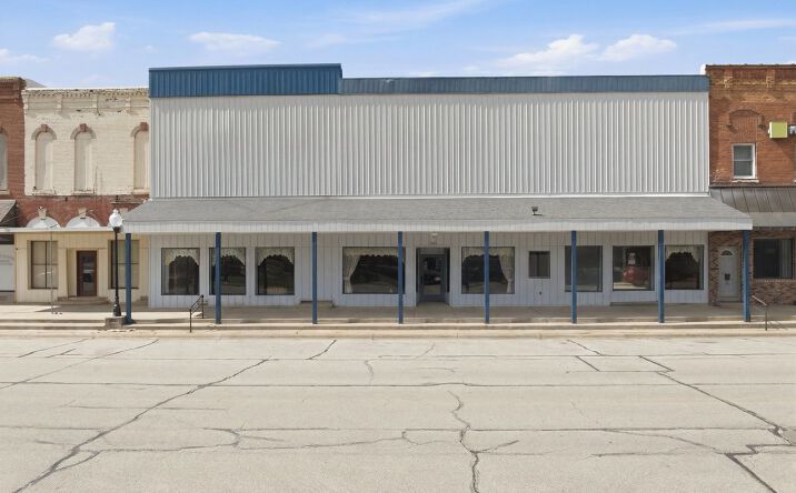 122 E Locust Street, Fairbury