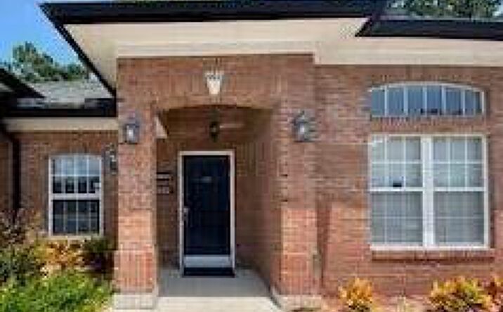 8613 OLD KINGS Road S 402, Jacksonville
