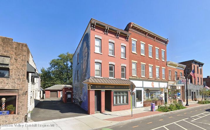 674 Broadway, Kingston