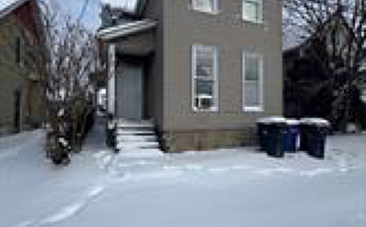 9818 Gambier Avenue, Cleveland