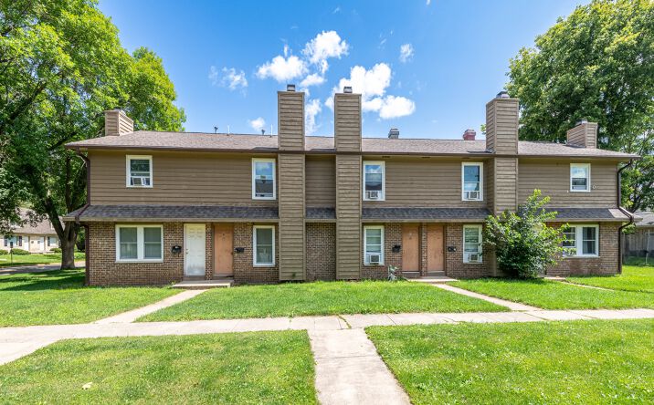 808 West Hillcrest Drive, DeKalb