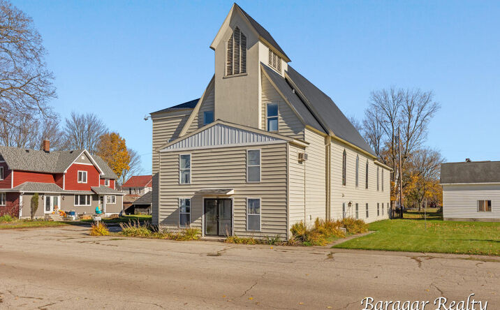206 Maple Street, Hopkins