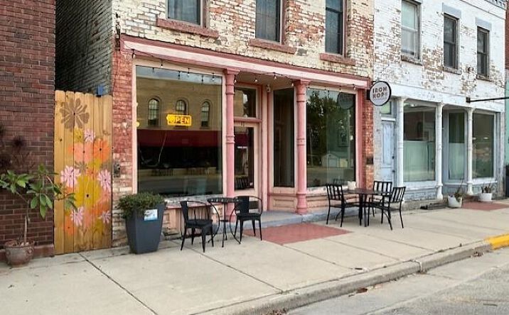 10 Brodhead, Mazomanie