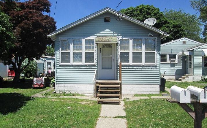 67 Spruce Avenue, Villas