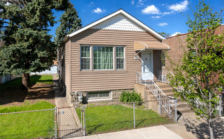 3006 S Poplar Avenue, Chicago