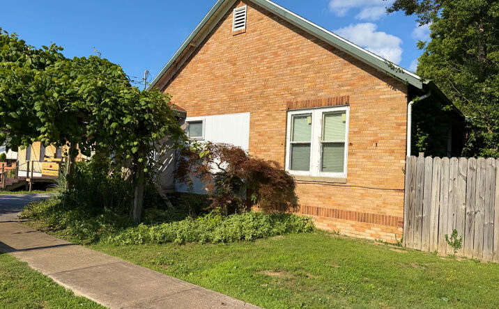 2331 S Illinois Avenue, Carbondale