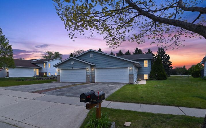 808 N Clover Lane, Cottage Grove