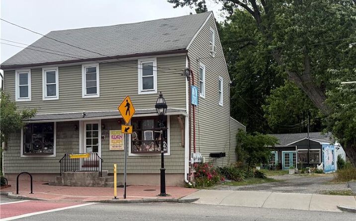 2154 BROAD ST CRANSTON RI 02905-3359, CRANSTON