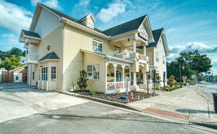 224 W Main Street, Blue Ridge