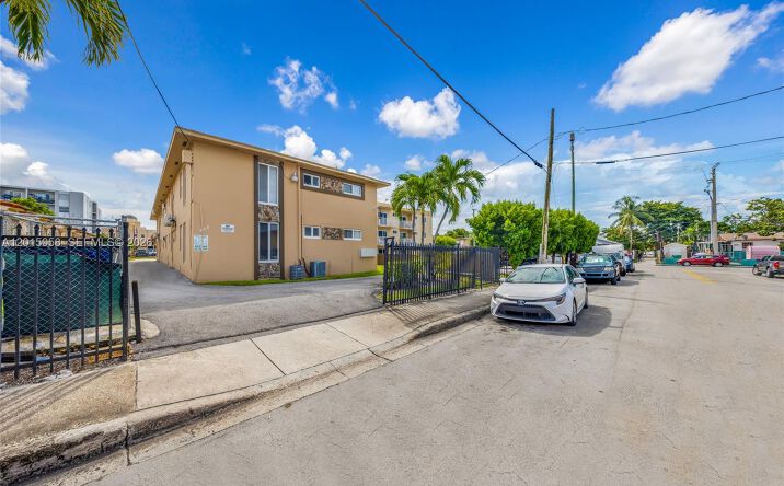 225 SW 18th Ave, Miami