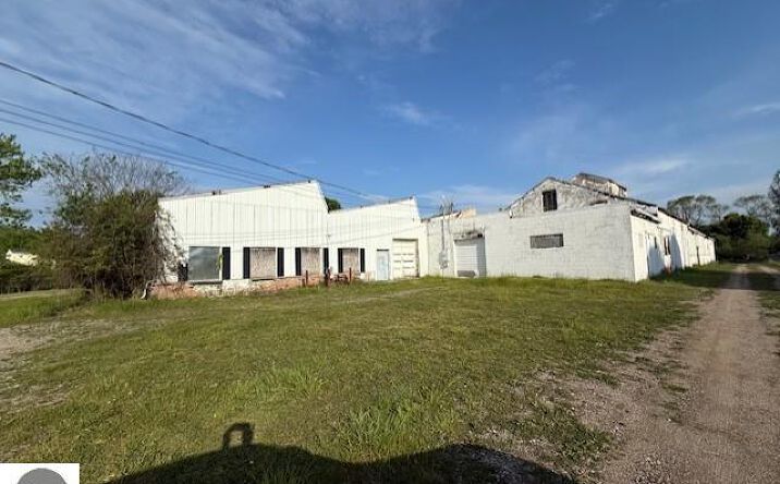 700 W End Street, Alma