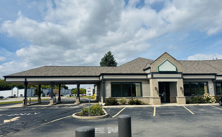 810 Fox Ln, Waterford