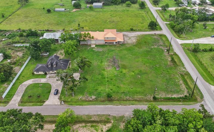 5930 County Road 396, Alvin