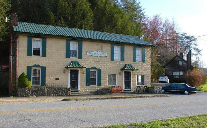 1872 Old Hwy 76, Blue Ridge