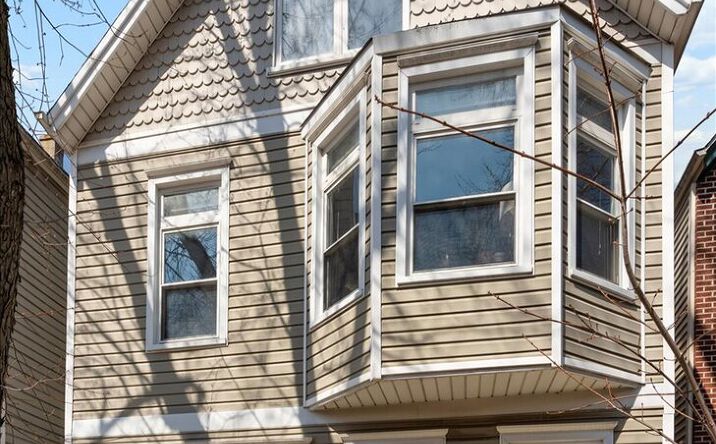 2156 W BELLE PLAINE Avenue, Chicago