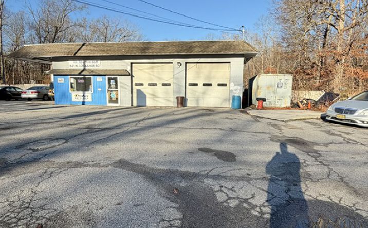 821 North Tuckahoe Road, Monroe