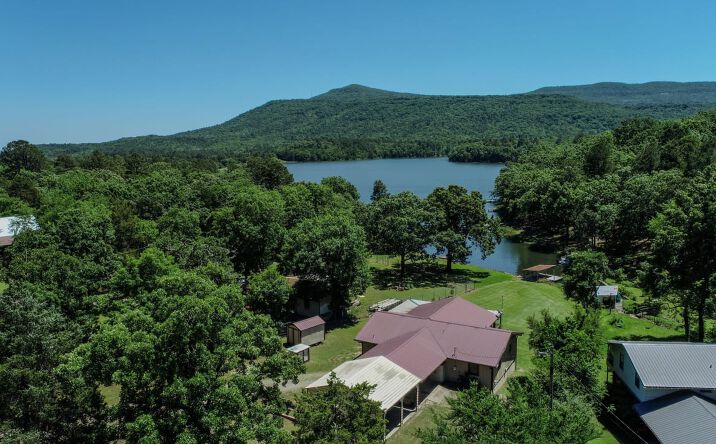 8501 Northshore, Hackett
