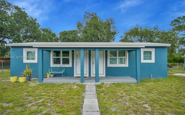 2113 NW 93rd St, Miami