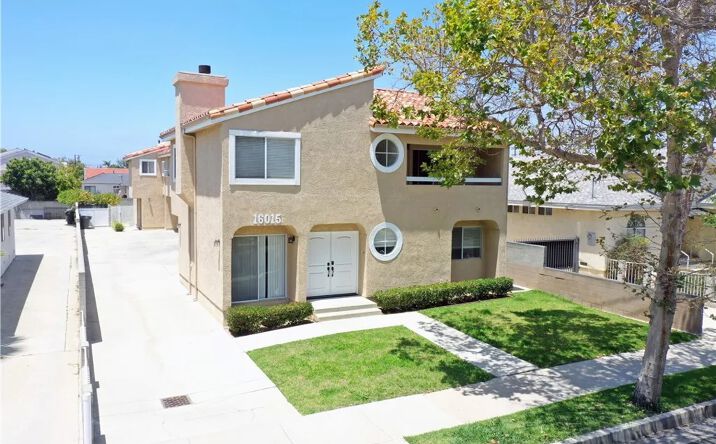 16015 Halldale Avenue, Gardena