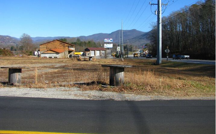 Highway 76, Hiawassee