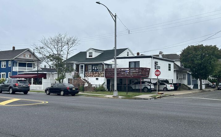 100 W Poplar Avenue, Wildwood