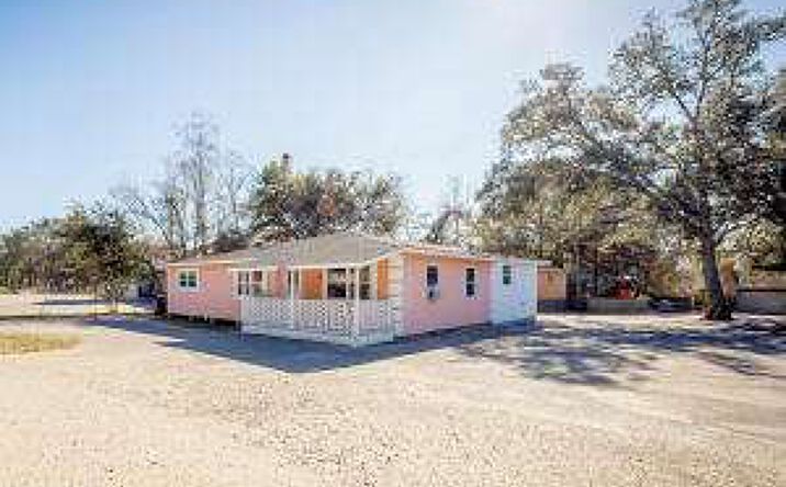 4247 Popp's Ferry Road, D'Iberville