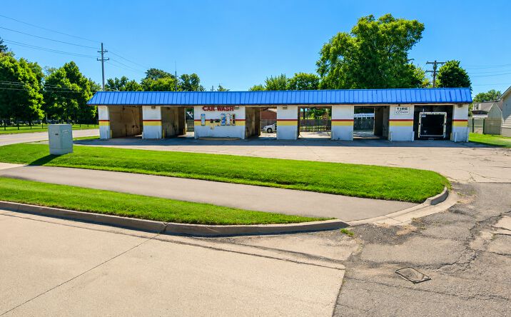 21100 CASS AVE, CLINTON TOWNSHIP