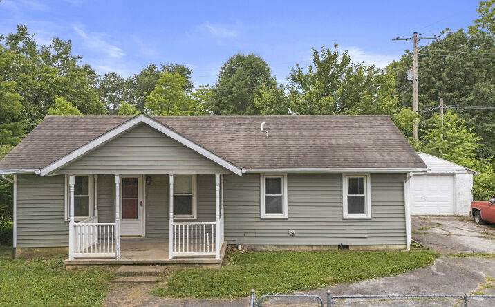 305 South Ferguson Street, Henryville