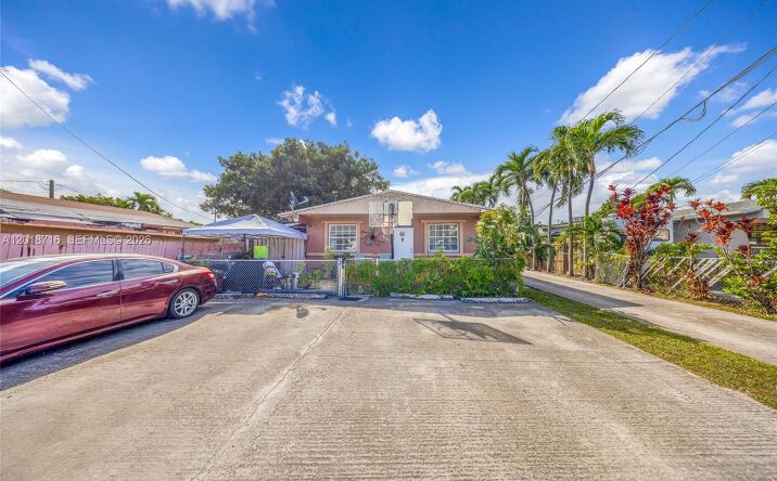 3126 NW 28th St, Miami