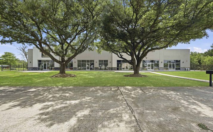 7600 Bayway Dr, Baytown