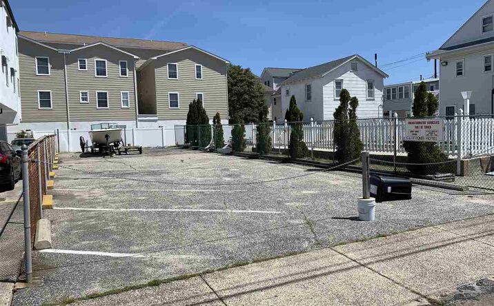 321 E Glenwood Avenue, Wildwood