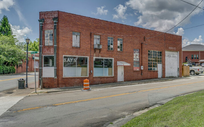 11 College Street, Ellijay