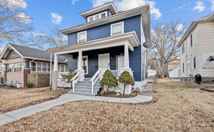 211 E Dover Ct, Davenport