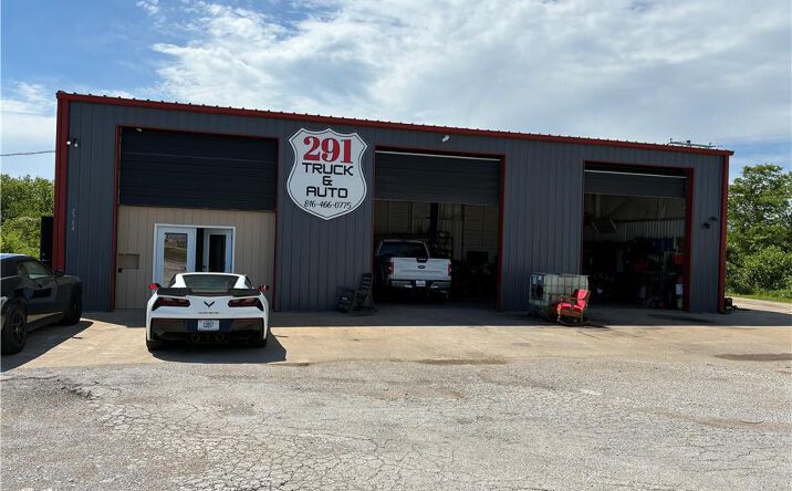 2704 N State Route 291 Highway, Harrisonville