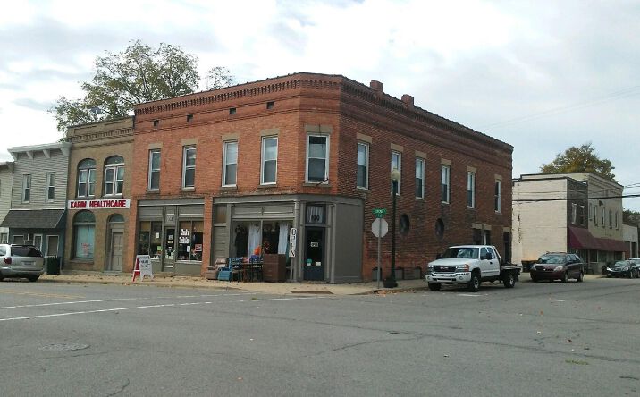 100 S Chicago Street, Litchfield