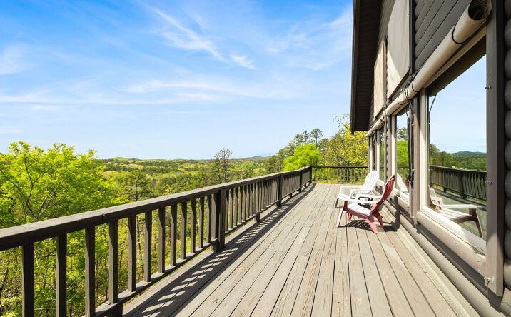 47 Chigger Hill Road, Story