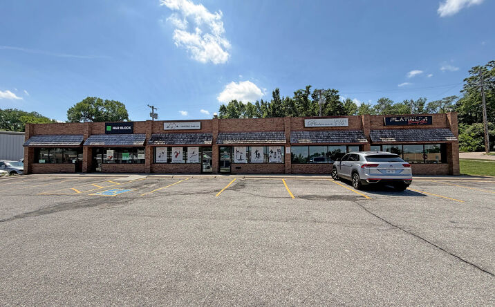 7013 Maple St, Omaha