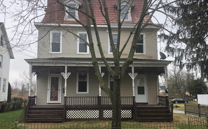 118-120 Eighth Street, Salem