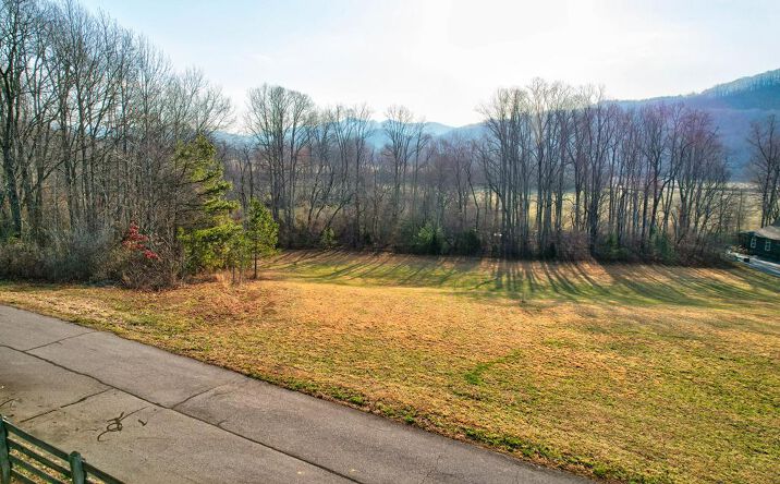 16/17A Meadow Creek Drive, Hayesville