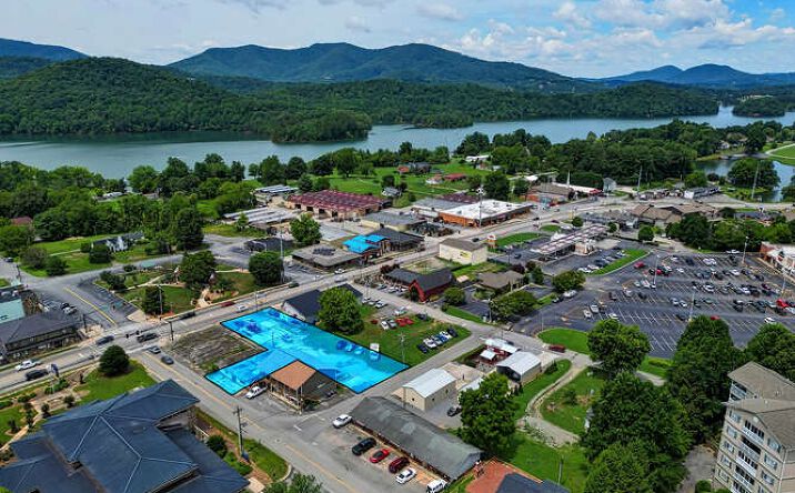 20 Main & 81 River, Hiawassee