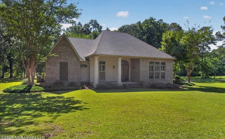 1043 Stonegate Drive, 70125