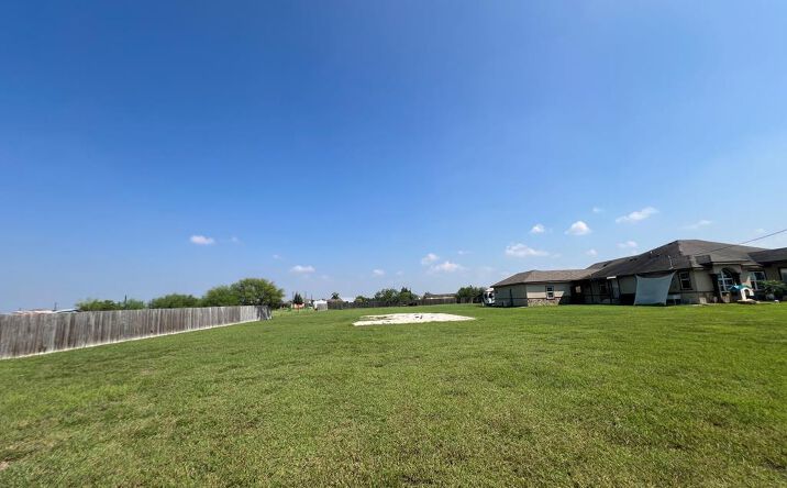 10697 S La Siesta Cir, La Feria
