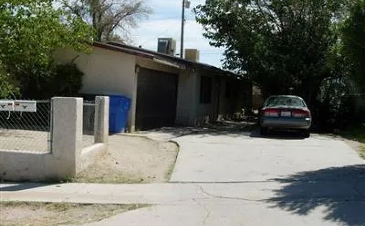 936-938 E Navajo Street, Barstow
