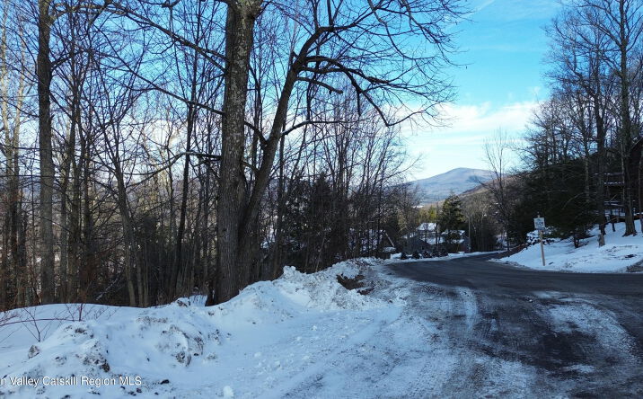 Club Road, Windham