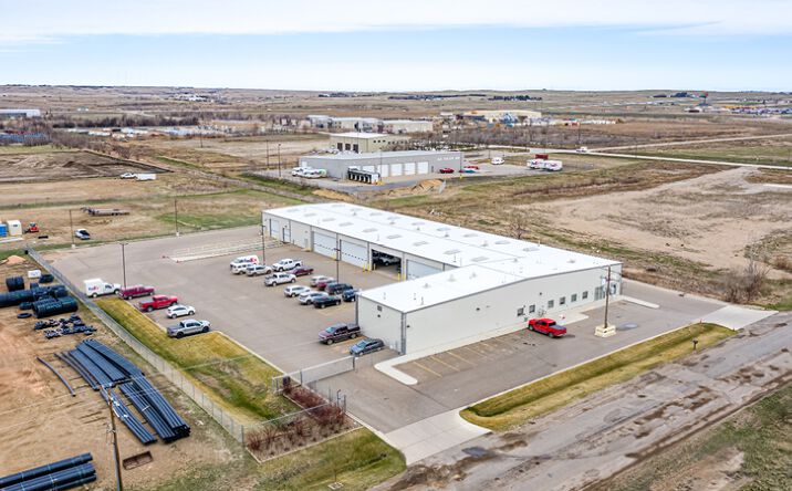 8923 OIL AVE, WILLISTON