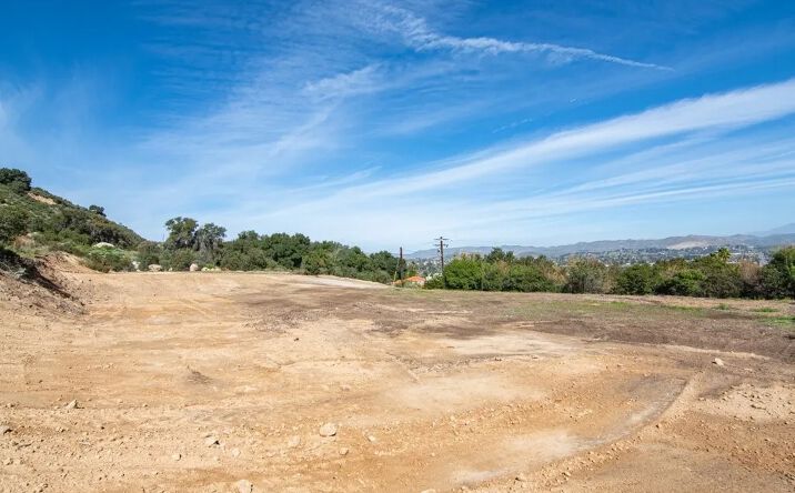 30 Lakeview, Lake Elsinore