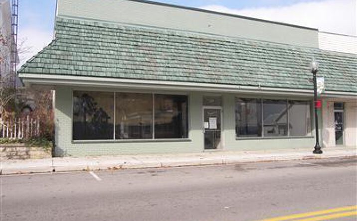 N Commerce Street, Lewisburg