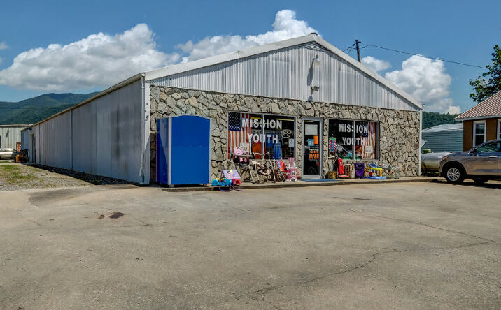 1427 Main Street, Andrews